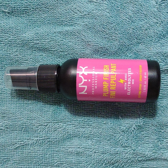 NYX PLUMP RIGHT BACK & PLUMP FINISH SETTING SPRAY - Picture 3 of 6